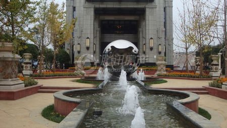 绿地伊顿公馆维多利亚玫瑰园景房火热销售中