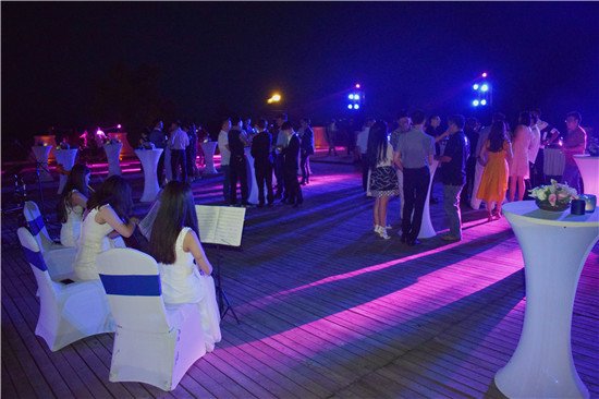 腾讯房产+全优递携手房产大佬共度良宵