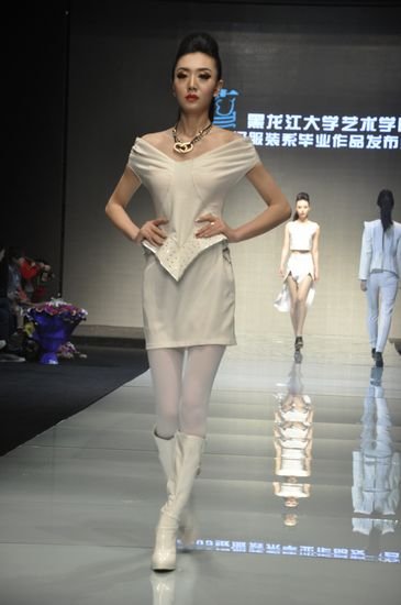 新锐绽放红博西城红场 六所高校服装设计联演