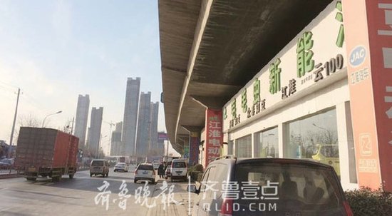 济南高速桥下违建重灾区拆迁!
