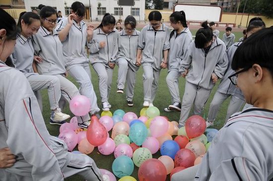 峰峰矿区职教中心开展高三考前心理减压活动