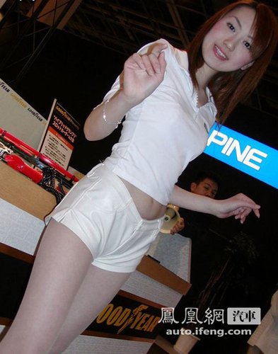 <em>极度</em>诱惑+超靓车模们的<em>性感</em>美腿