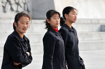 金日成:朝鲜女人不许穿裤子!_搜购视点