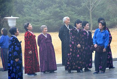 <em>金日成</em>:朝鲜<em>女人</em>不许穿裤子!