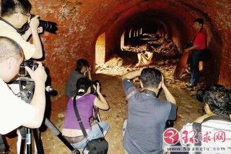 真 材 实露 历数全球最<em>大胆</em>的裸模_头条关注_大
