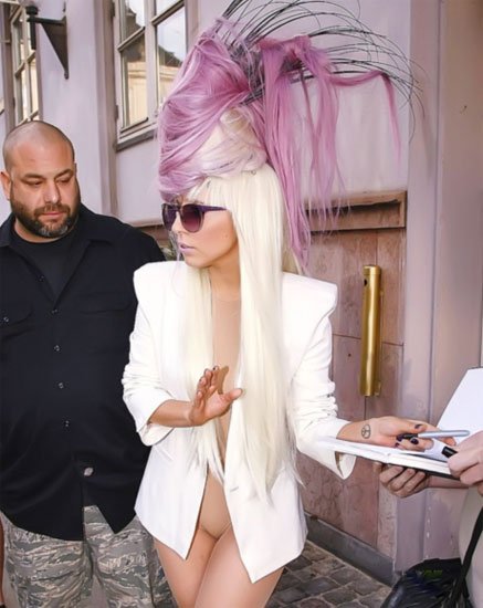 Lady Gaga:反时尚的胜利_时尚视点_大楚网_