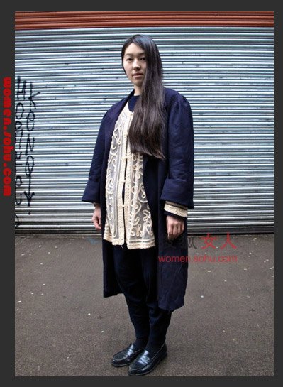 肉感小妞扮靓显瘦两不误_<em>搭配</em>前沿文字链_大