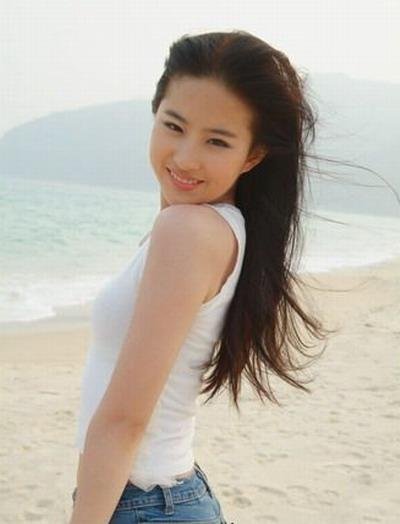 传刘亦菲出演女一号