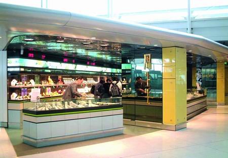 自家门口捡大便宜 中国机场免税店血拼攻略_搜