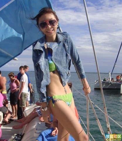 组图:北京爆红富家女阴岳性感私房照曝光_娱乐