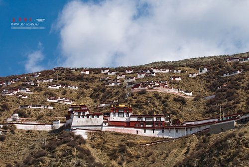 亲历天葬:剁尸体的血溅到了我朋友身上(图)