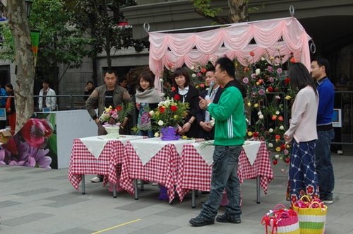 相约浪漫武汉天地 单身交友party完成破冰之