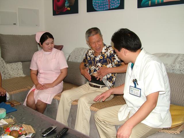 温情回望-一针一镜 逮住顽固易游走的疼痛