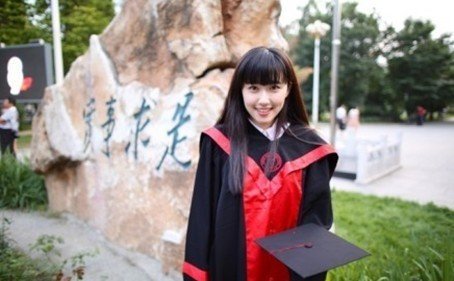 <em>人大女神</em>上官网访问量骤升