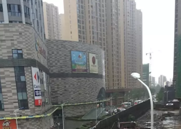 武汉中心城区交通全面瘫痪 这些路段全部走不了