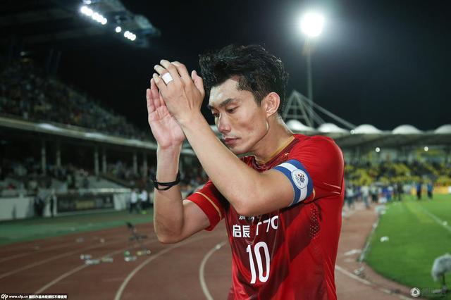 恒大更衣室手写上诉书 现场向亚足联申诉裁判