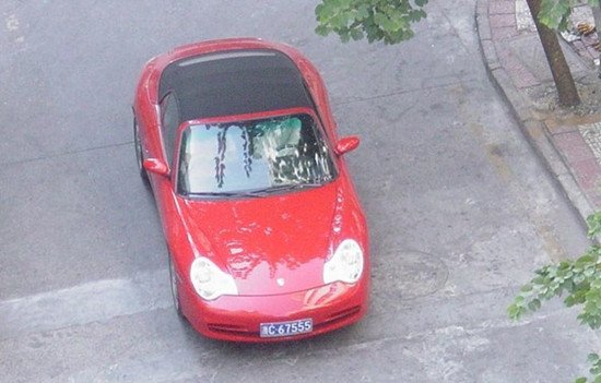 温州动车追尾后富二代开豪车献血 改写温州形