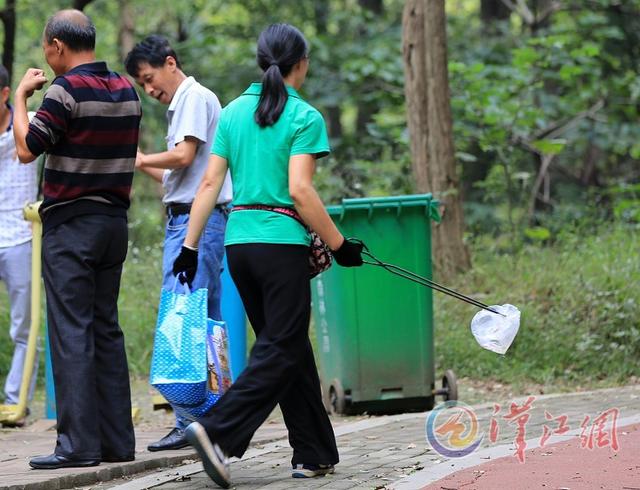 如何消灭垃圾人口_昆明大观商业城 消灭烟头对随手垃圾Say No(2)