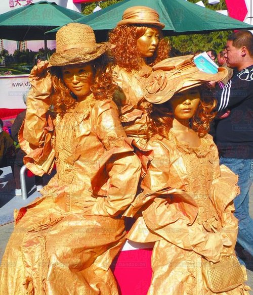 创意人体活雕首亮相港城