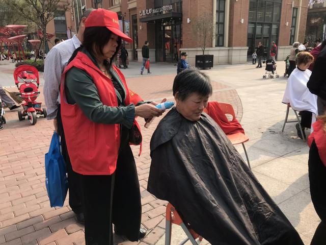 军运会倒计时一周年 青山区志愿服务活动获市