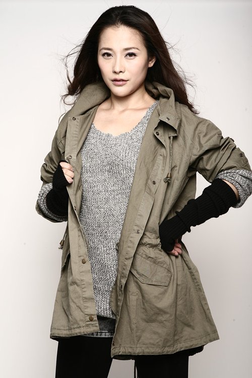 邓紫衣《午夜微博》定妆照曝光 演绎时尚编辑(组图)