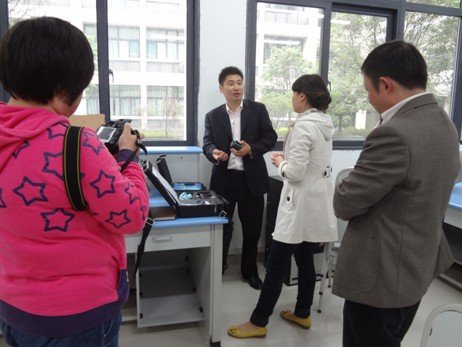 重庆工职院建成专业数据恢复实训室