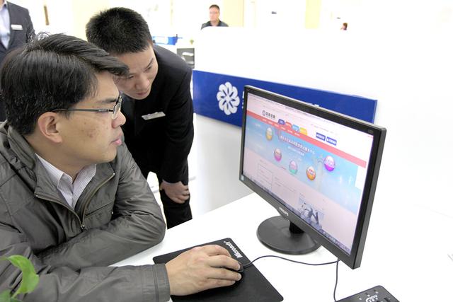 襄阳市金融办肖冰东视察紫薇金融平台