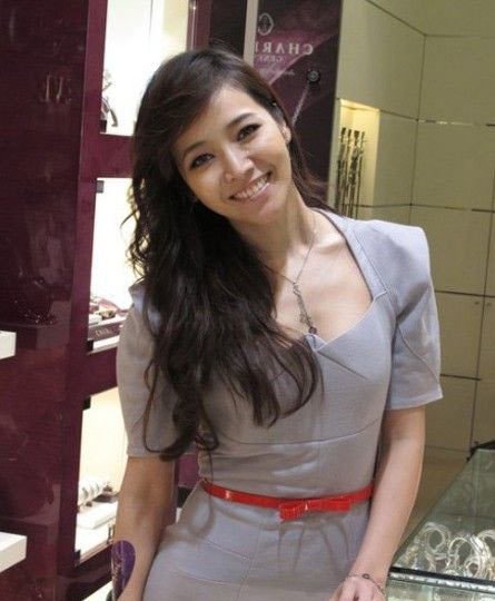 英国美女身材都这么惹火图片