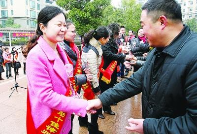 蔡甸女子遭受家暴长达5年 因缺证据难离婚(图