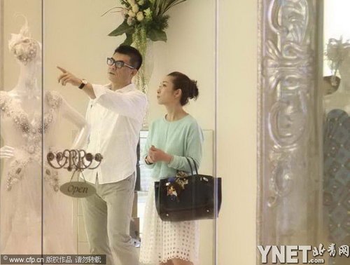 网传<em>秦海璐</em>已<em>怀孕</em> 与王新军备婚恩爱护左右_大