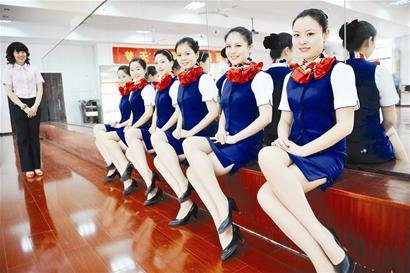 武汉职业技术学院女生追逐蓝天航空梦(图)_新
