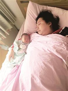 武汉一245斤孕妇 半小时顺产7斤半宝宝(图)