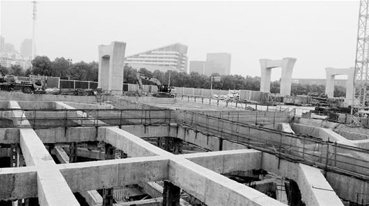 地铁与高架打架引发冲突 民警鸣枪平息事态