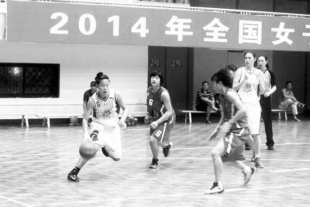 全国<em>女篮俱乐部</em>联赛宜昌开赛 女科比率沈阳队