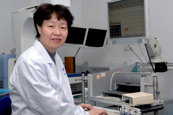 张医生你好!前几天发现我的孩子胸部乳头有肿起来摸起来有硬块?