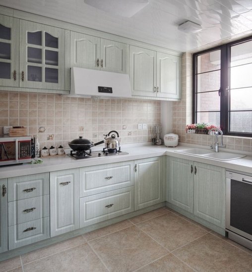 武昌拆迁房装修成了这德性 求鉴定是什么风格