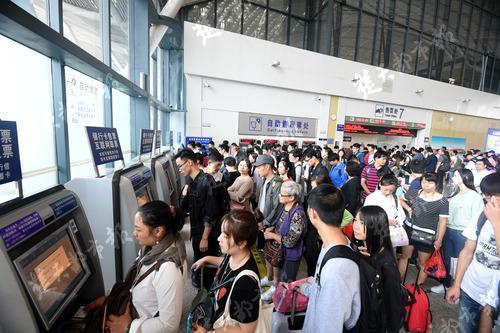 人人人人人人人人,武汉三大火车站爆满!