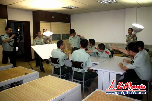 湖北黄石边检站:五彩镜头亮磁湖