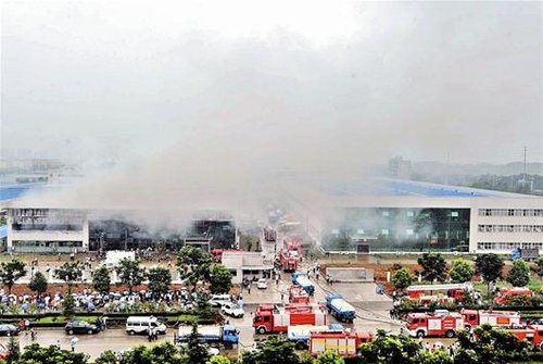 沌口7·12特大火灾宣判 5名负责人被判缓刑