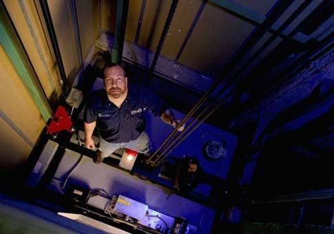 白领蓝领_蓝领收入超白领(2)