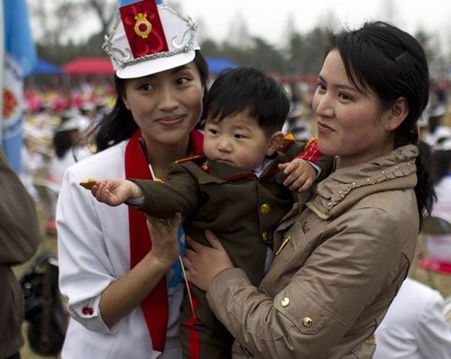 揭秘朝鲜卖妻现象 600万买个朝鲜<em>处女</em>媳妇_大