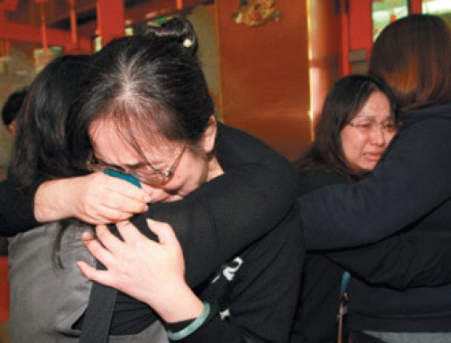 组图:台湾歌后凤飞飞去世 歌迷泪眼追思