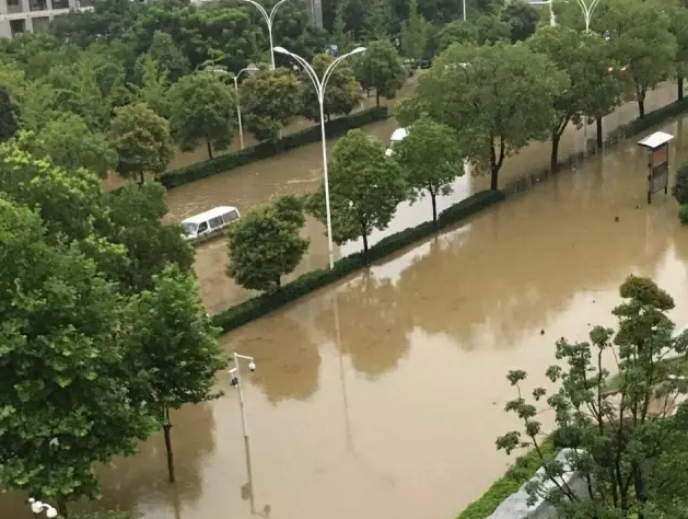 武汉中心城区交通全面瘫痪 这些路段全部走不了