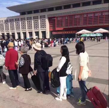 国庆长假荆州站加开36趟临客 提醒旅客:提前取