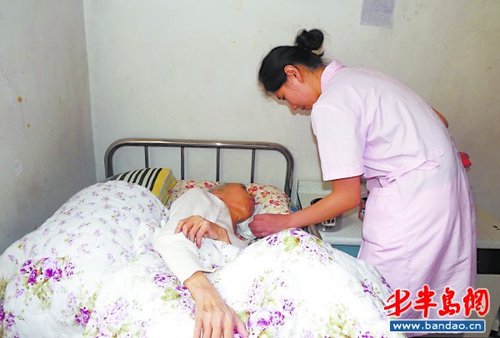 最美两女生,相伴夕阳红_大楚网_<em>腾讯网</em>
