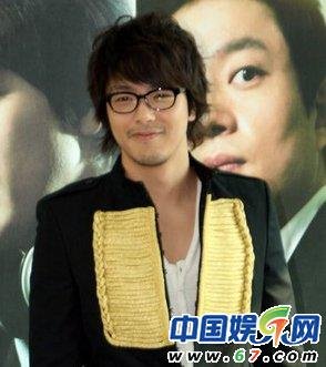 朴龙河死因有新说 女友逼婚致分手情伤引轻生