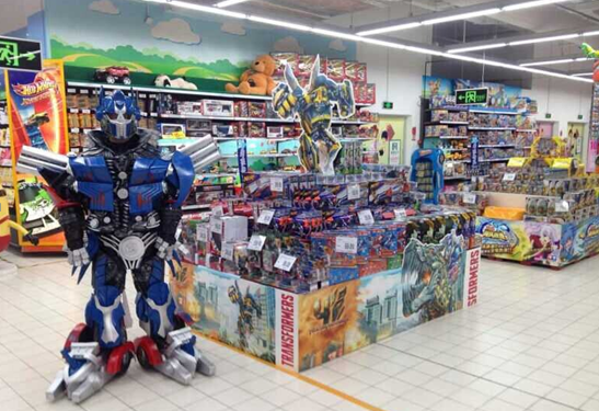 《变形金刚4》模型强势登陆武汉家乐福