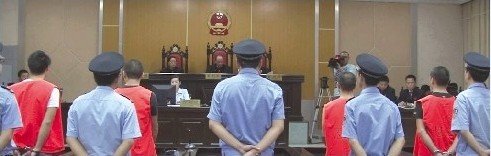 被告人董杰,何磊,秦绪红,廖金国,向家伦,黄普盛,廖立华等人在恩施州城