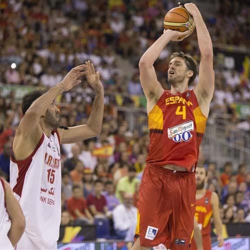 加索尔33分打爆哈达迪 西班牙30分大胜伊朗