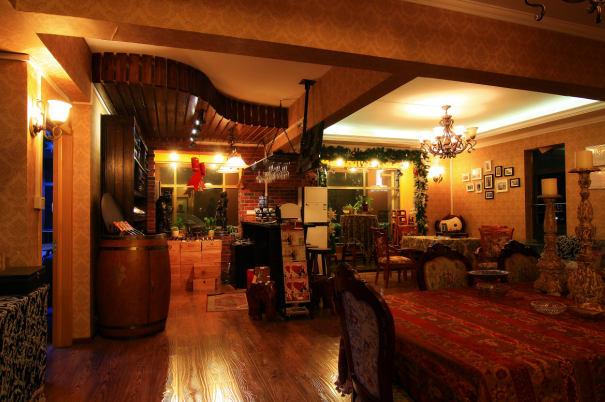 商访谈17期】专访85后美女海归方晶玩转红酒